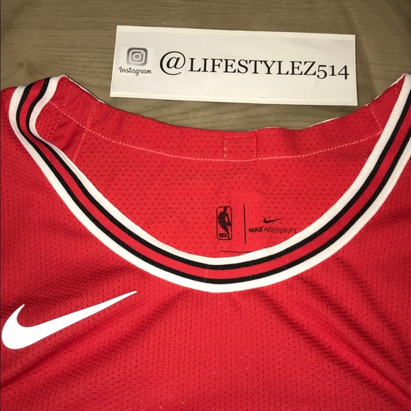 Michael Jordan Jersey - Picture 6 of 10